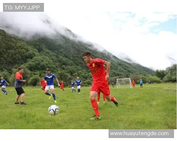 四大足球巨星巅峰对决演绎绿茵场上热血与荣耀争锋时刻