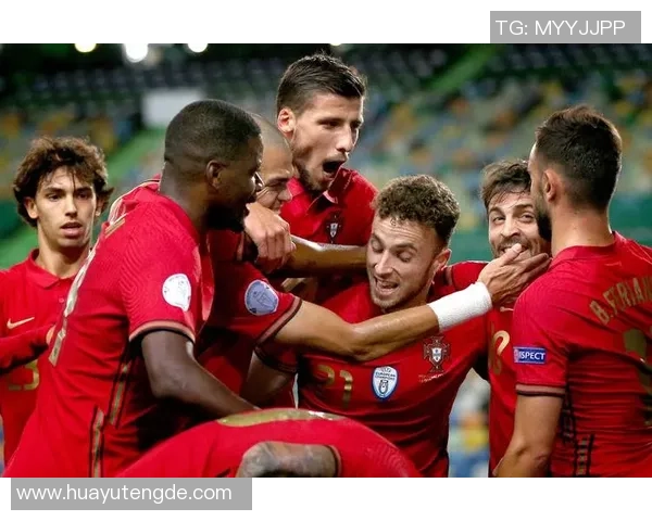 足球巨星亲临现场 点燃激情赛事氛围 观众热情高涨 足球巨星亲临现场 点燃激情赛事氛围 观众热情高涨